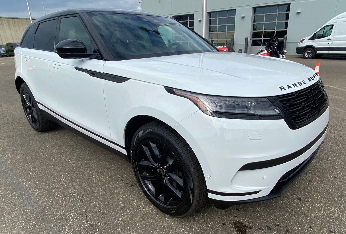 2026 Land Rover Range Rover Velar S photo 3