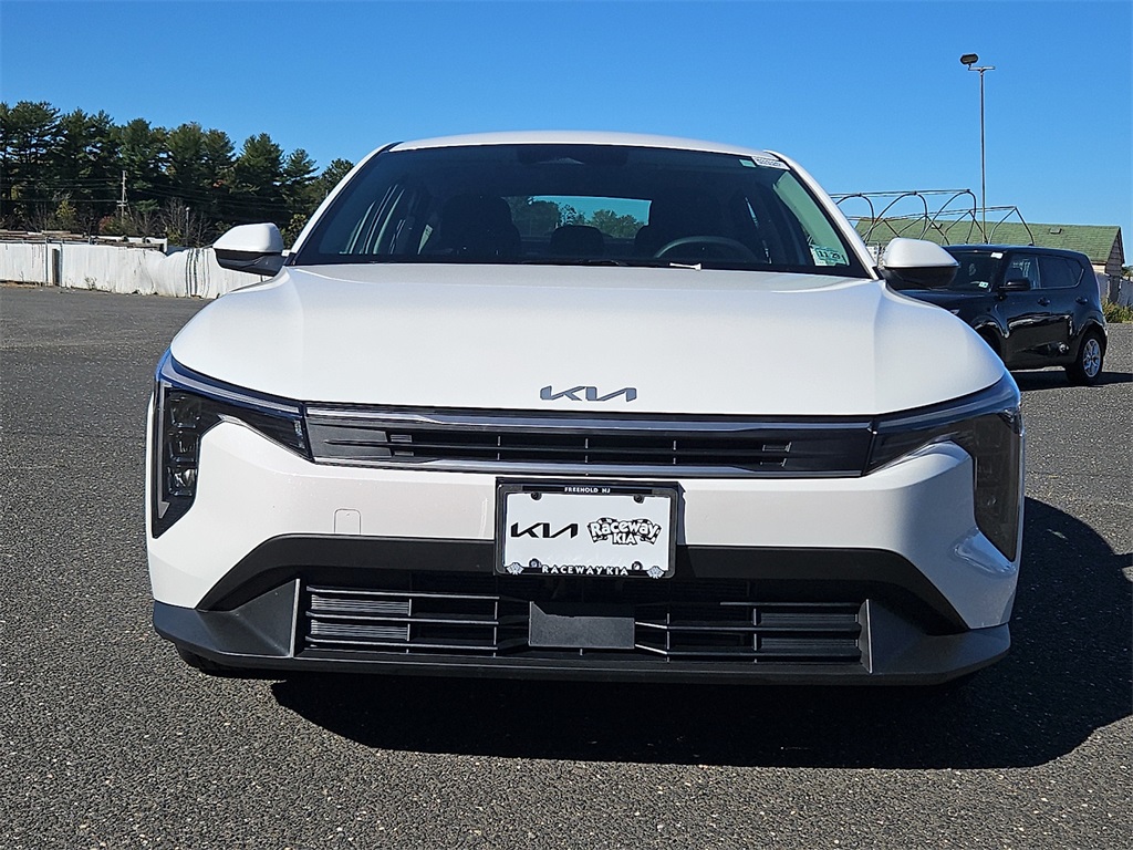 2025 Kia K4 LX photo 2