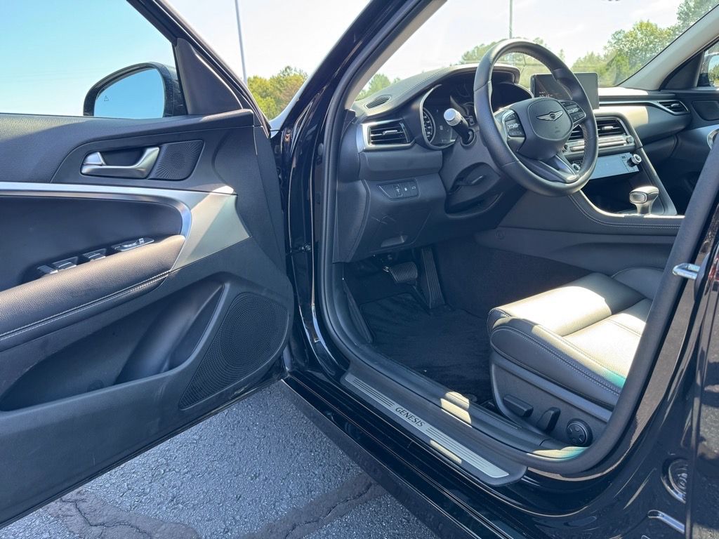 2025 Genesis G70 2.5T photo 13