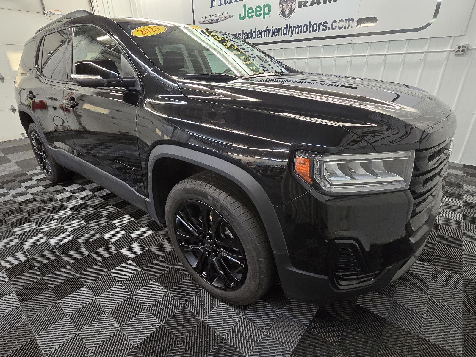 2023 Gmc Acadia SLE photo 2