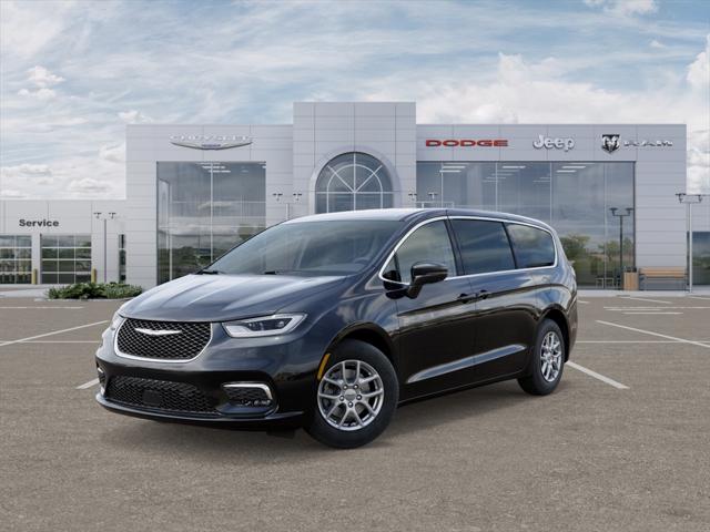 2026 Chrysler Pacifica Select's photo