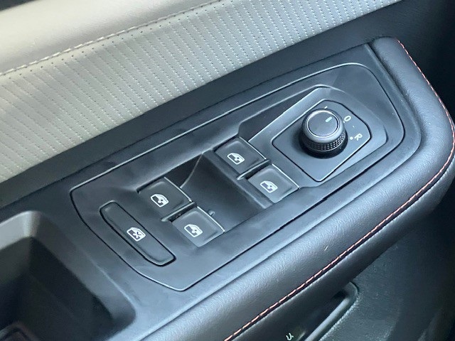 2025 Volkswagen Atlas Peak Edition SE photo 25