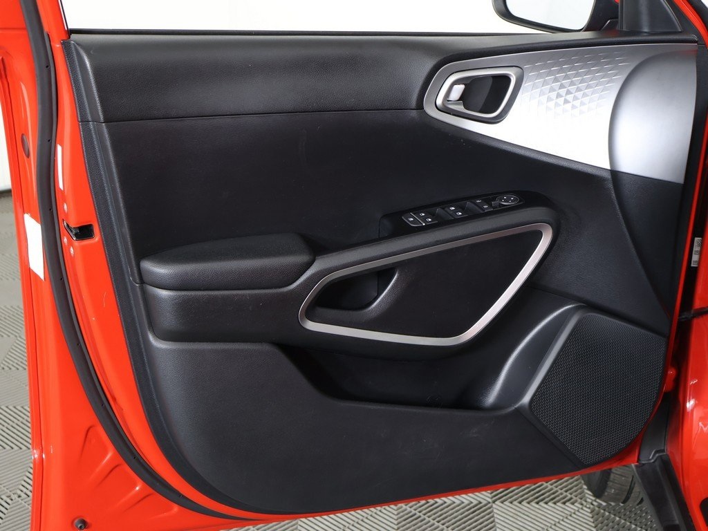 2022 Kia Soul LX photo 18