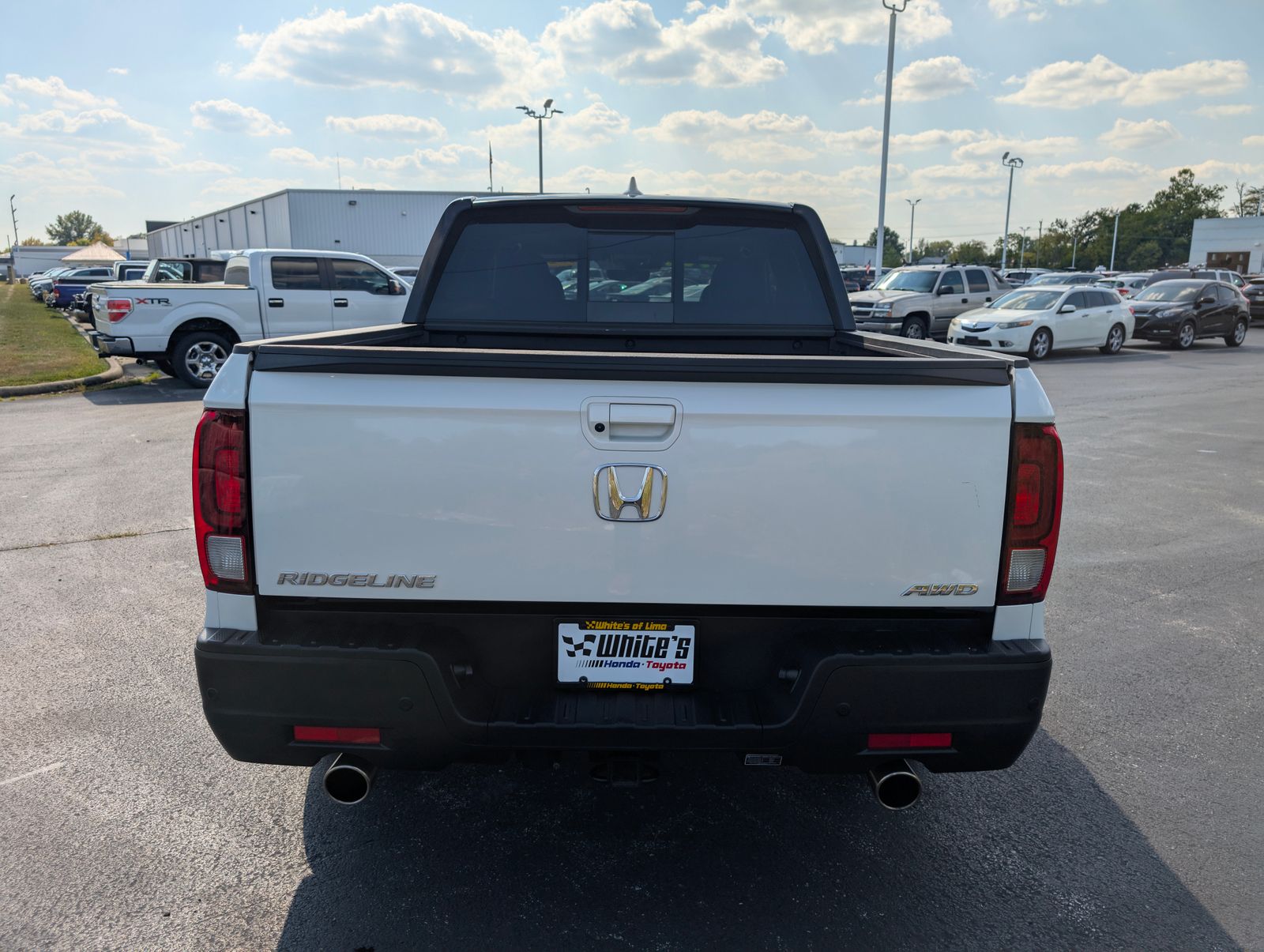2022 Honda Ridgeline Black Edition photo 3