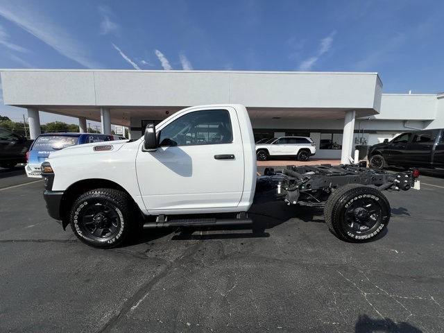 2025 Ram 3500 Tradesman photo 14