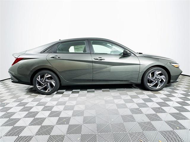 2025 Hyundai Elantra SEL Sport photo 7