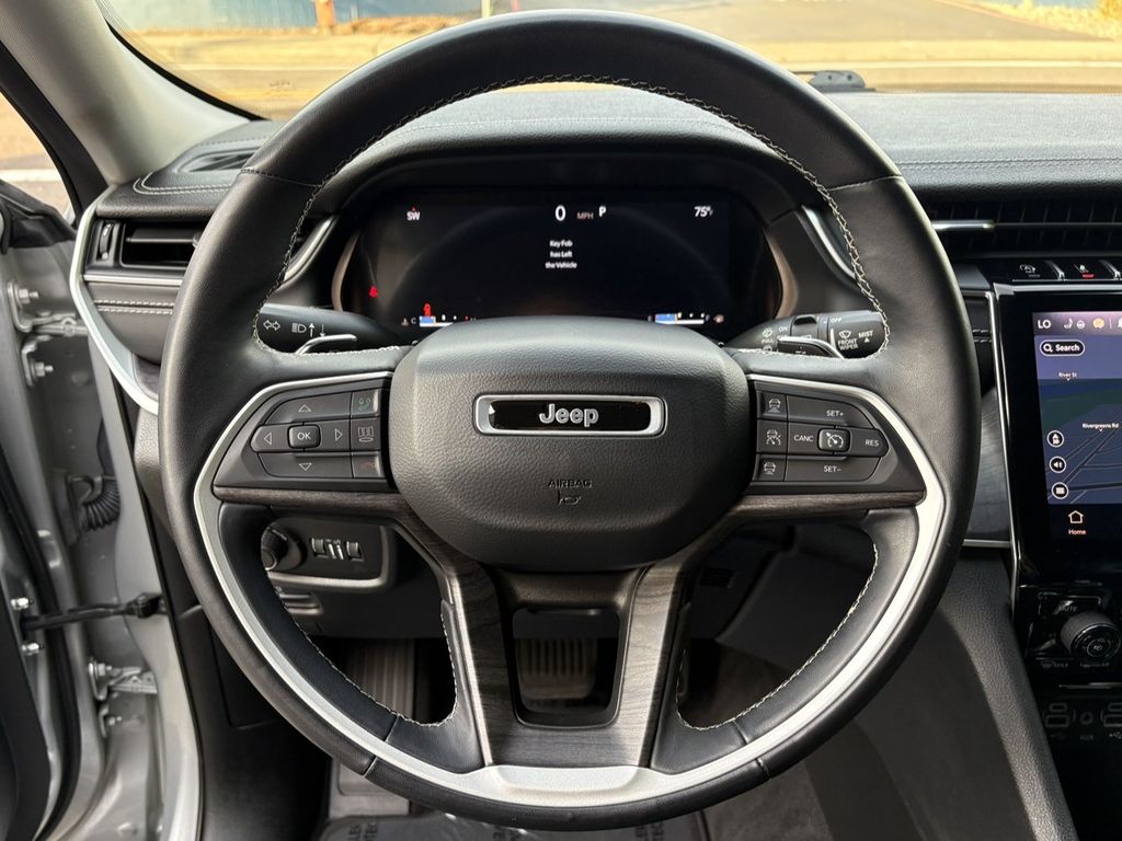 2022 Jeep Grand Cherokee Limited photo 16
