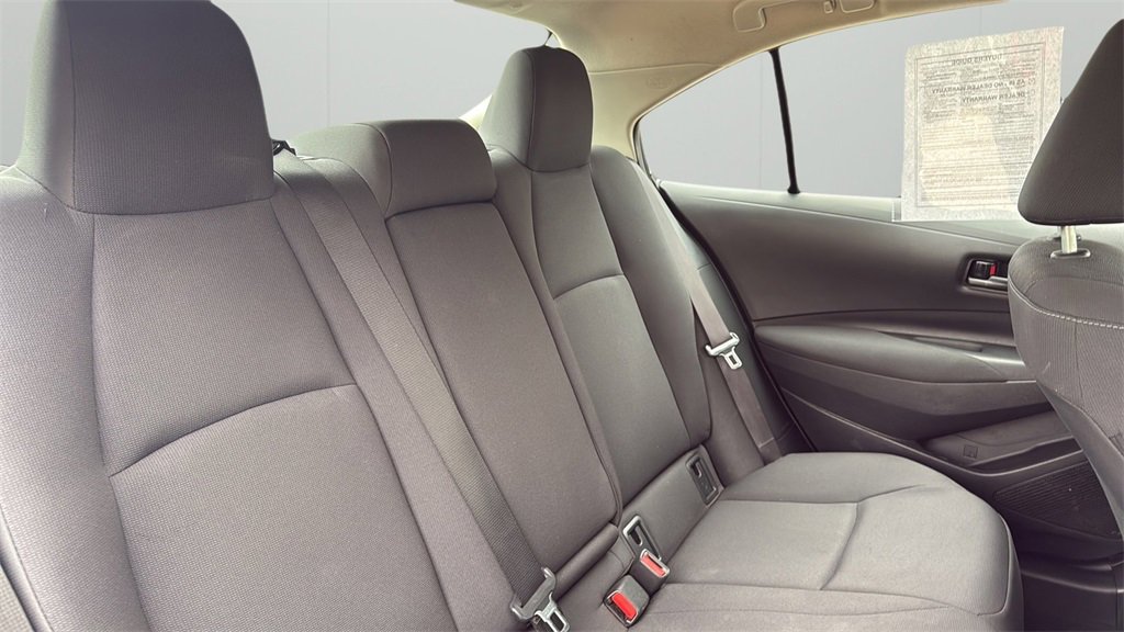 2023 Toyota Corolla LE photo 31