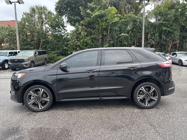 2023 Ford Edge ST photo 4