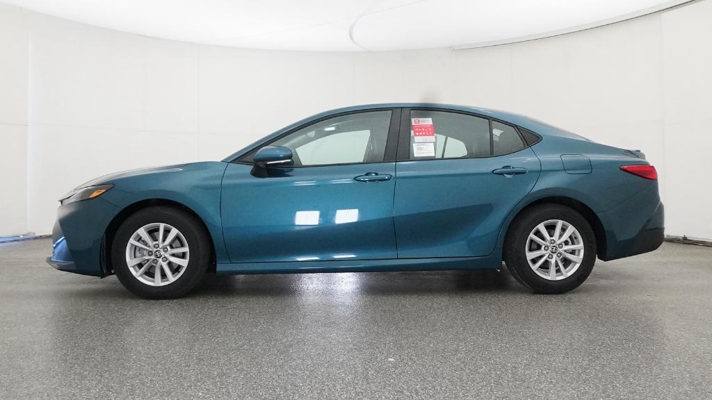 2026 Toyota Camry LE photo 10