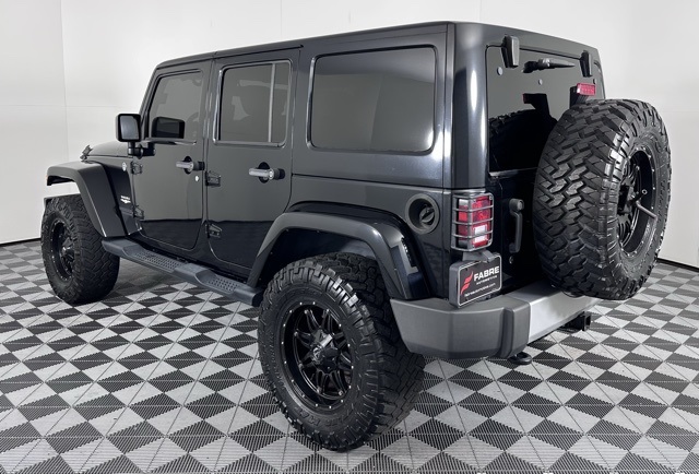 2014 Jeep Wrangler Unlimited Sahara photo 4