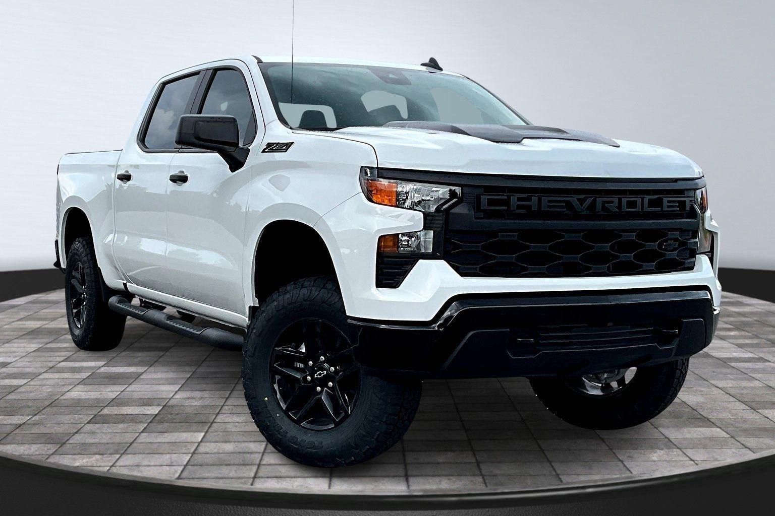 2025 Chevrolet Silverado 1500 Custom Trail Boss photo 2