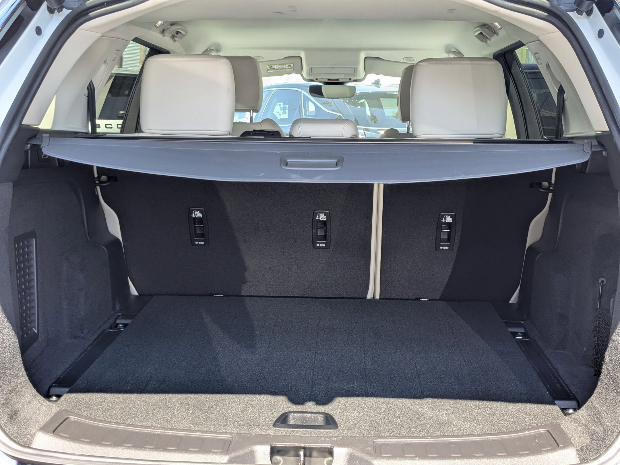 2023 Land Rover Discovery Sport SE photo 5