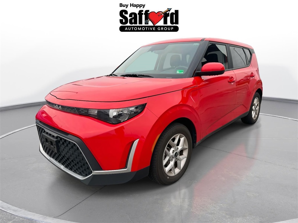 2023 Kia Soul LX's photo