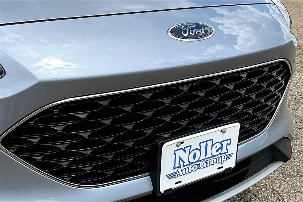 2022 Ford Escape SEL photo 28