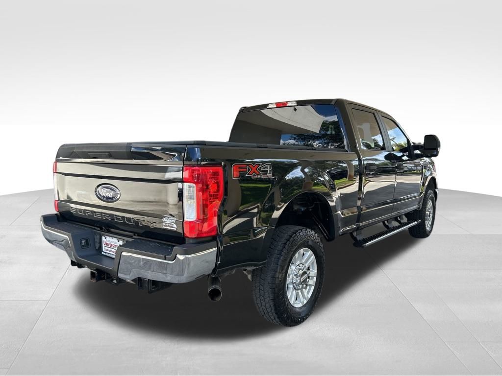 2017 Ford F-250 XL photo 2