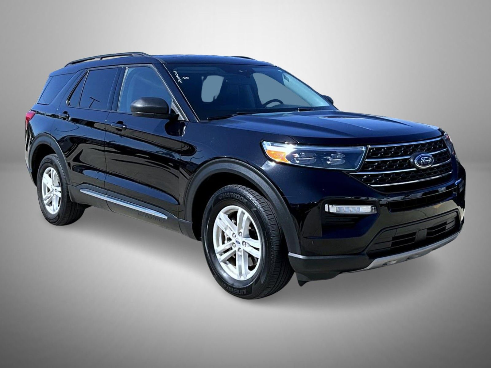 2024 Ford Explorer XLT photo 3