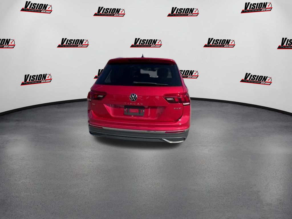 2022 Volkswagen Tiguan SE photo 4