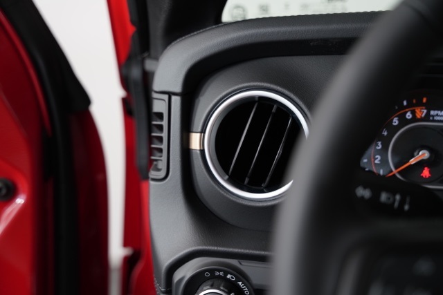 2025 Jeep Gladiator Sport photo 16