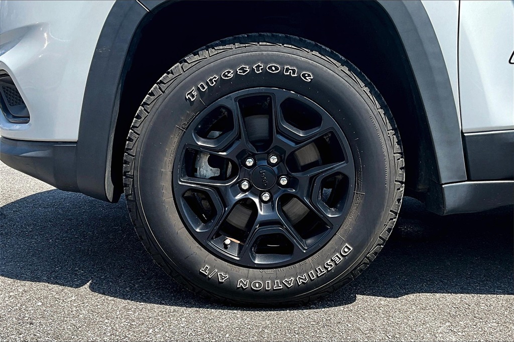 2022 Jeep Cherokee X photo 27