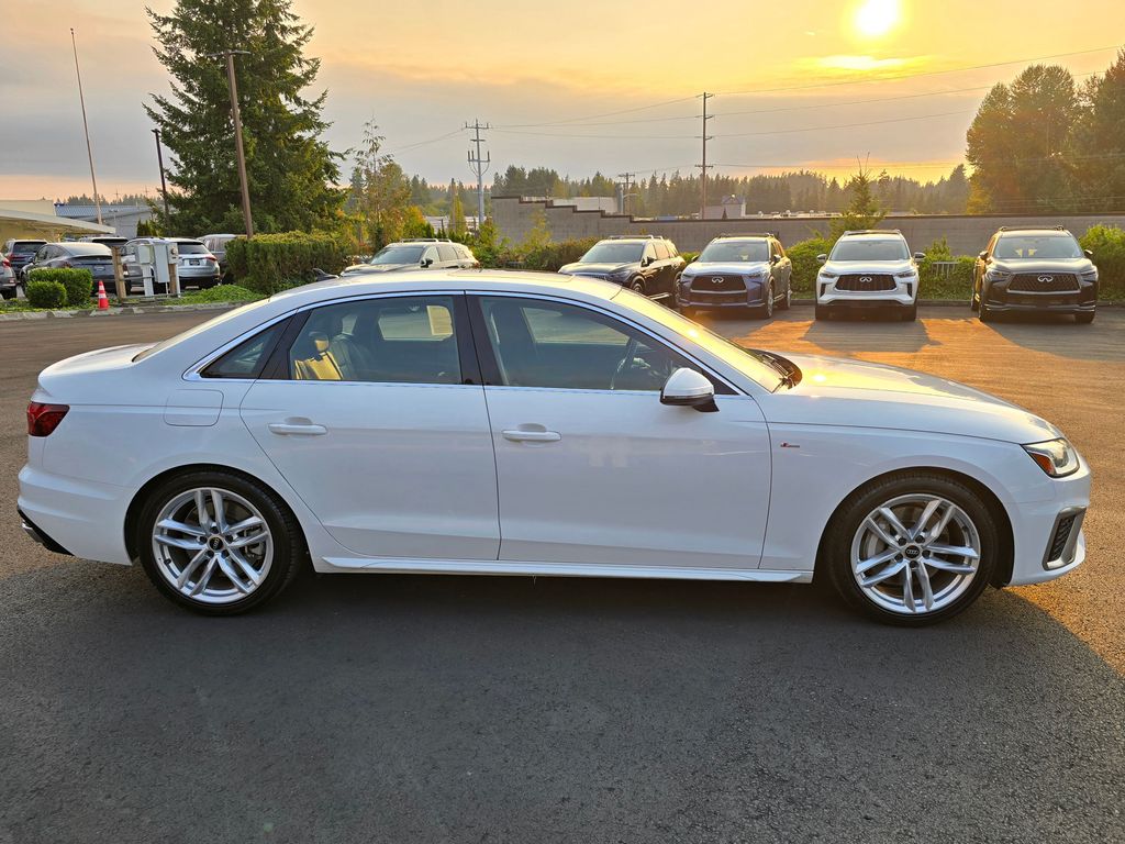 2023 Audi A4 45 S line Premium Plus photo 4