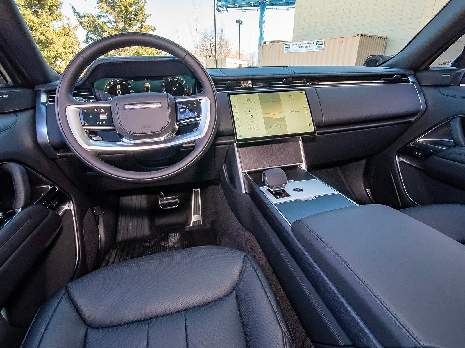 2025 Land Rover Range Rover SE photo 32