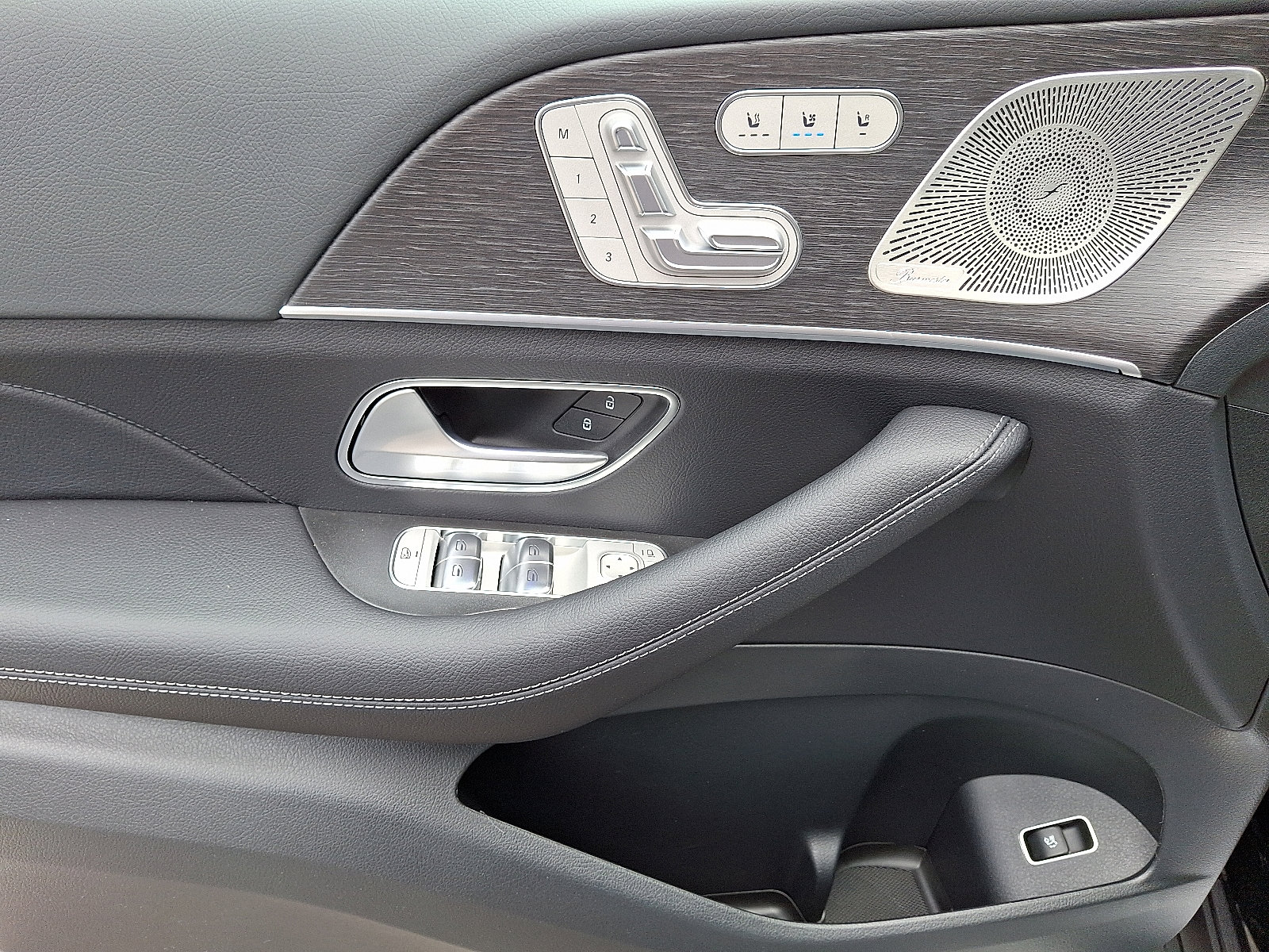 2026 Mercedes Benz GLS 450 4MATIC photo 10