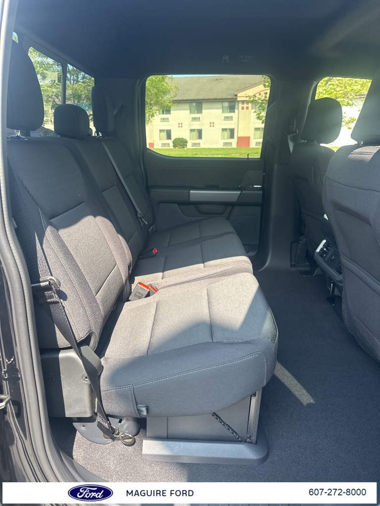 2025 Ford F-150 XLT photo 10