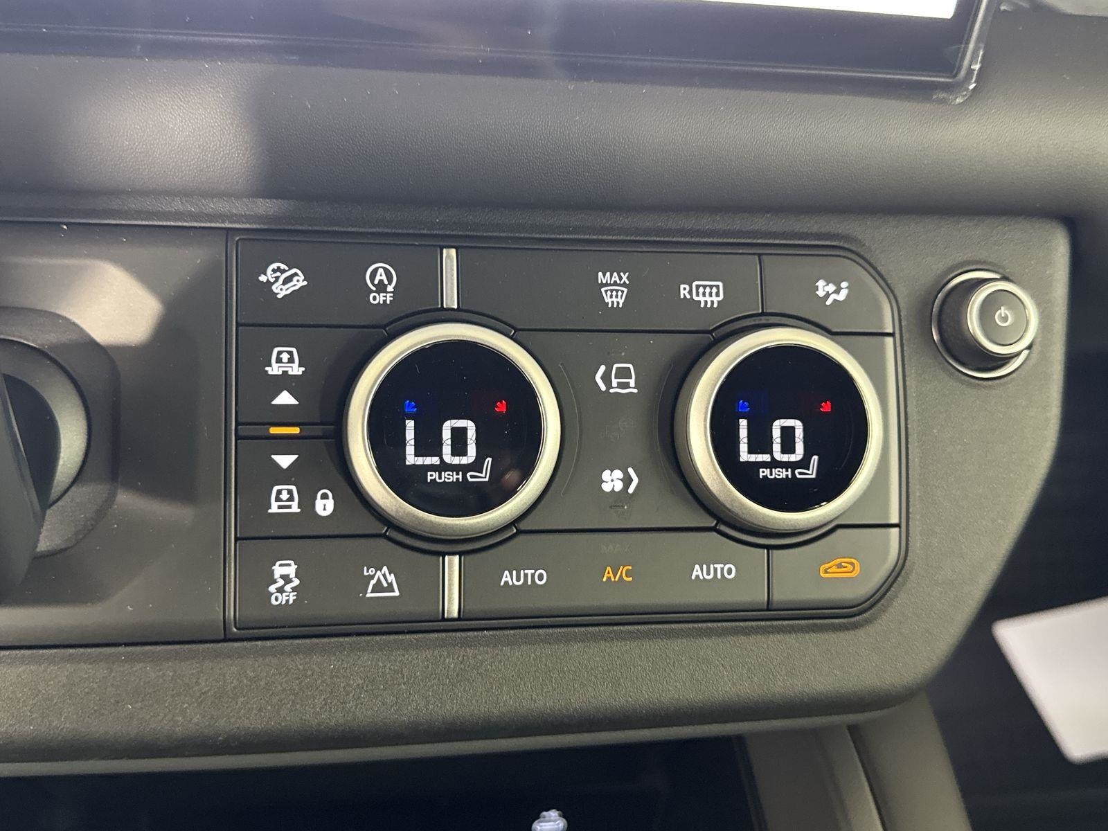 2025 Land Rover Defender 130 S photo 15