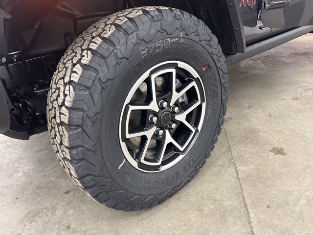 2025 Jeep Wrangler Rubicon photo 4