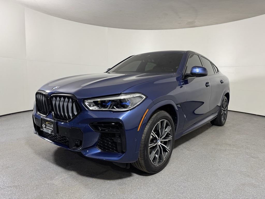 2022 BMW X6 40i's photo