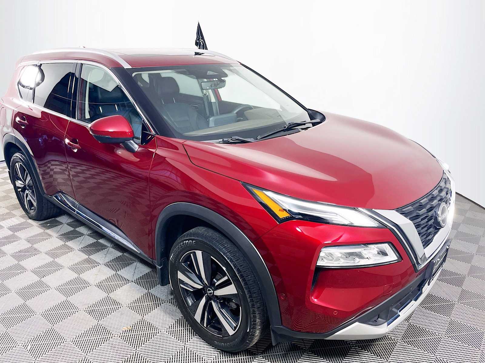 2023 Nissan Rogue Platinum photo 3