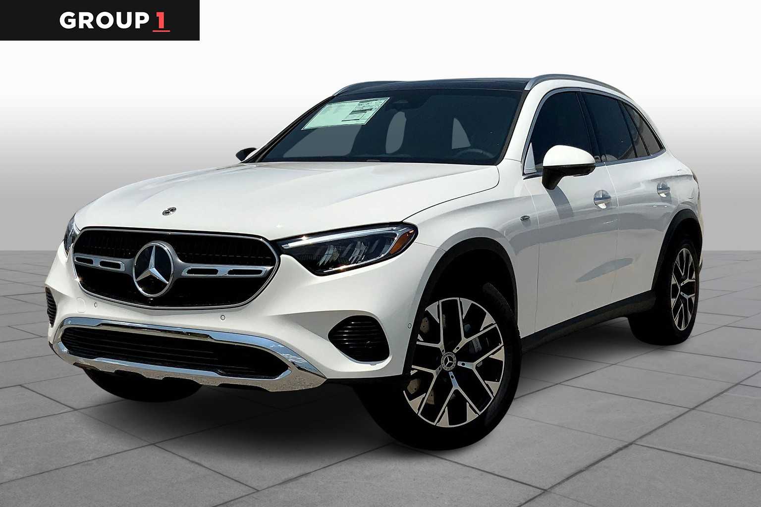 2025 Mercedes-Benz GLC Base's photo