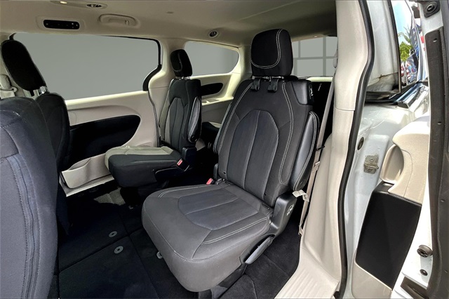 2022 Chrysler Voyager LX photo 24