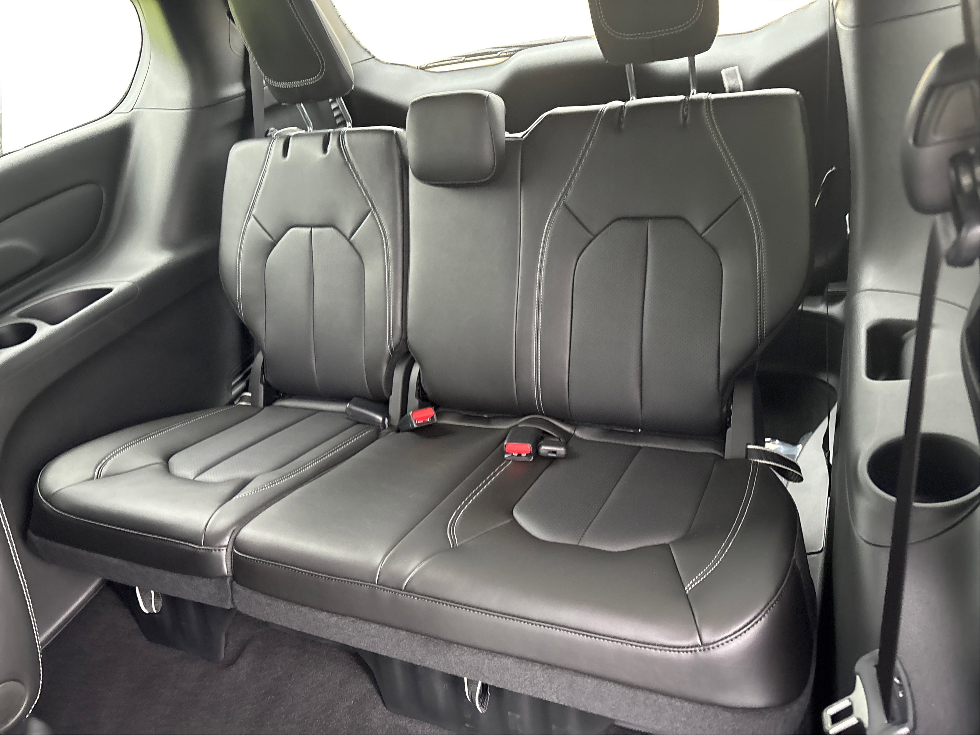 2025 Chrysler Pacifica photo 25