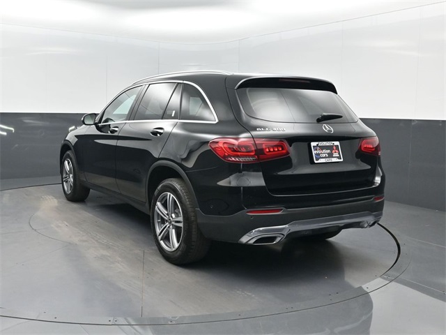 2022 Mercedes Benz GLC 300 photo 2