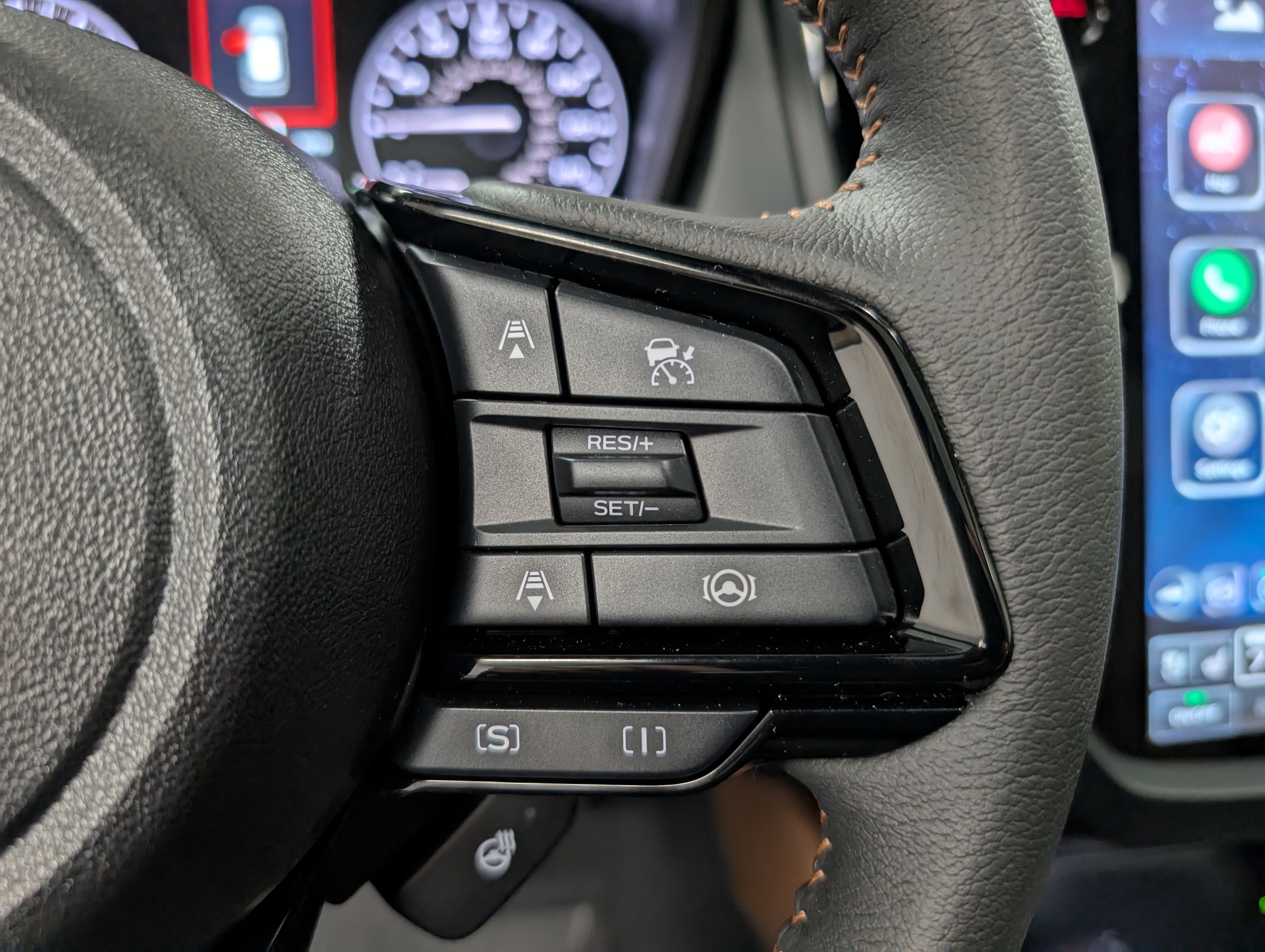 2025 Subaru Forester Touring photo 11