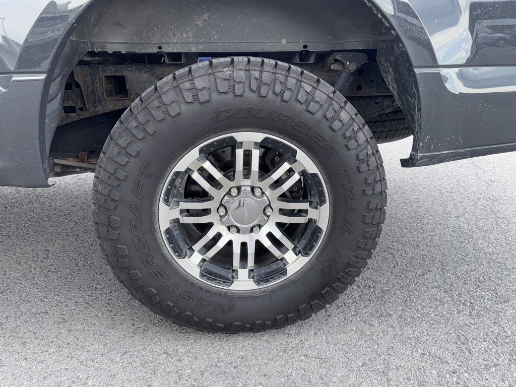 2017 Ford F-150 XLT photo 8