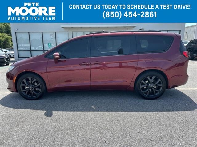 Chrysler Pacifica Van 2019 Pre-Owned 2019 Chrysler Pacifica Van