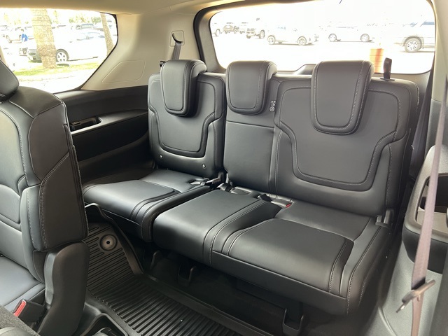 2026 Nissan Armada SV photo 8