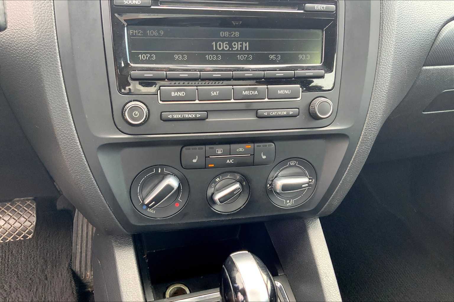 2015 Volkswagen Jetta 1.8T SE photo 28