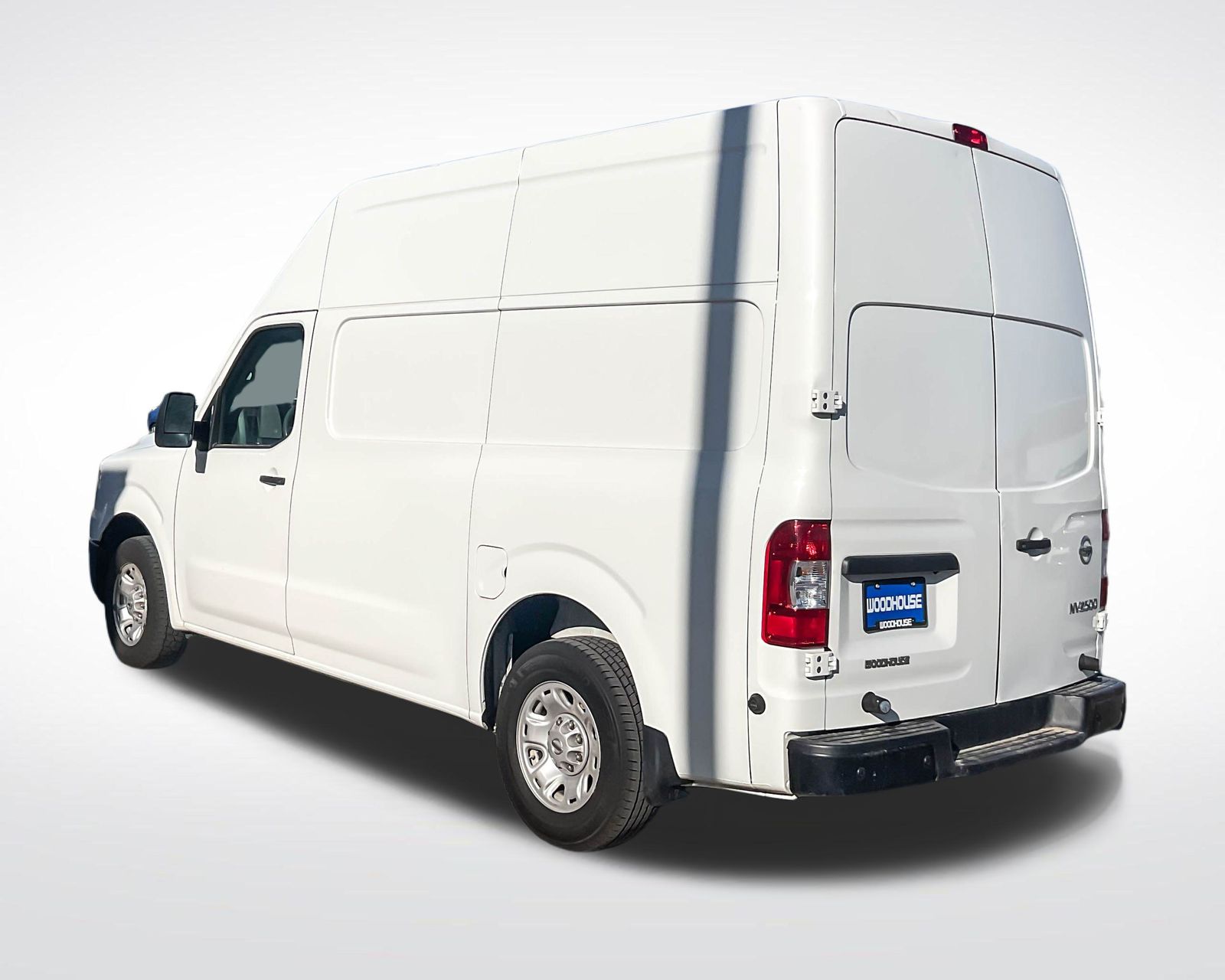 2021 Nissan NV2500 HD SV photo 4