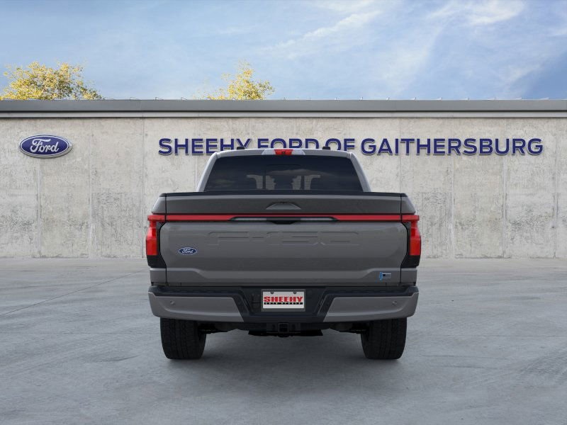 2025 Ford F-150 Lightning Lariat photo 3