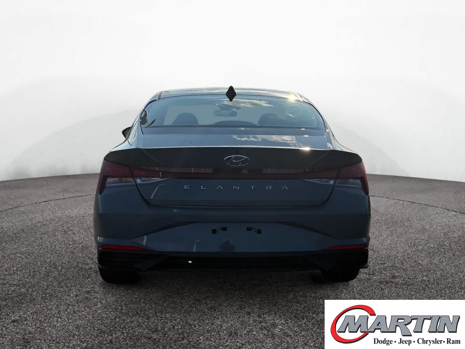2023 Hyundai Elantra SEL photo 4
