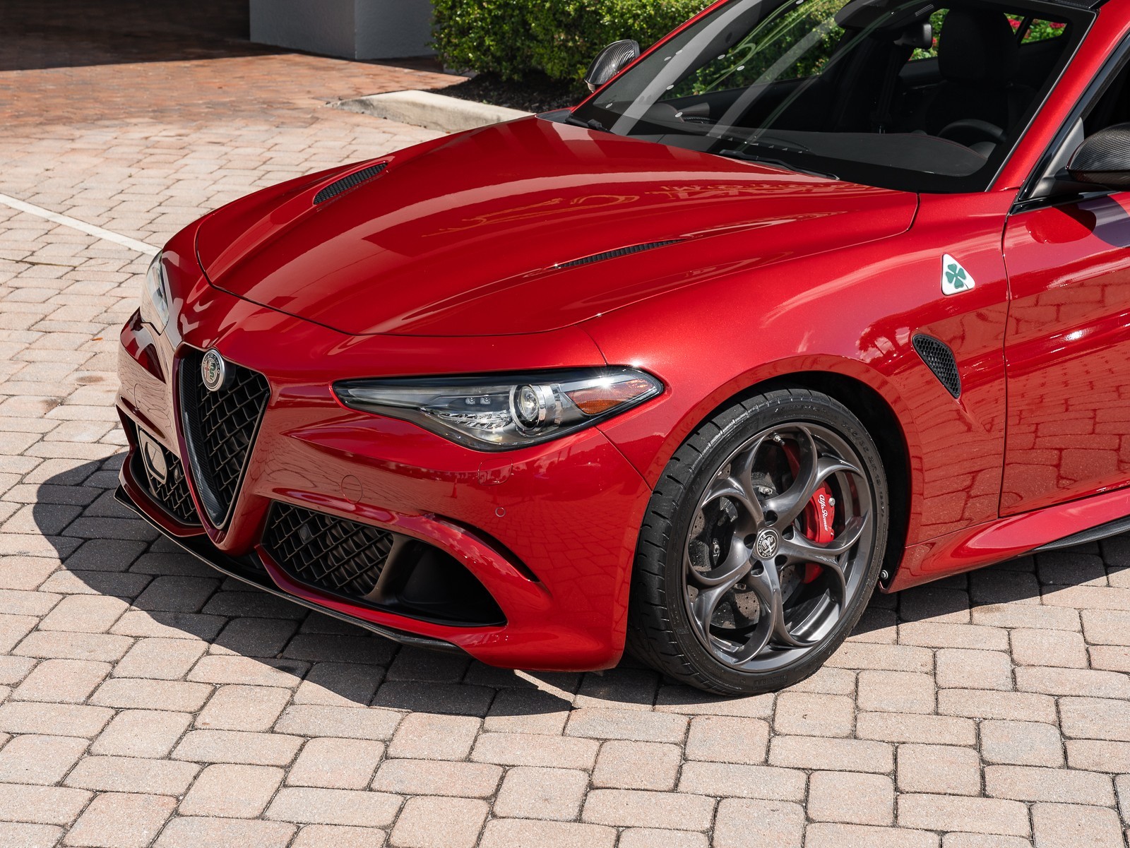 2020 Alfa Romeo Giulia Quadrifoglio photo 5