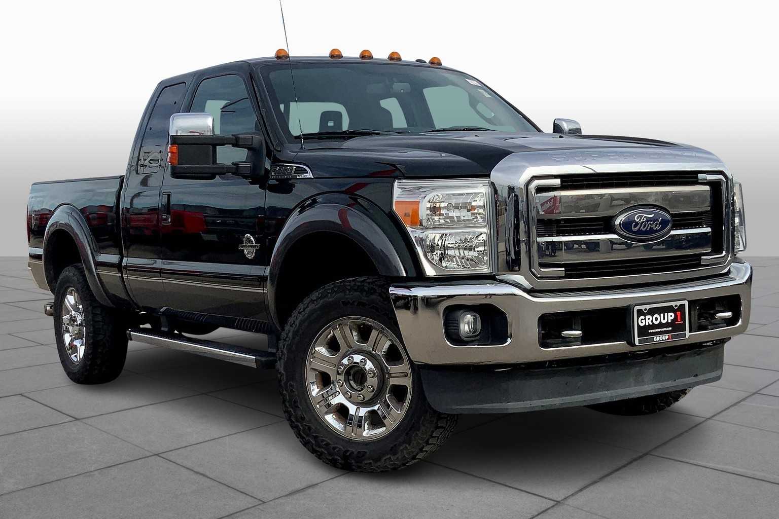 2015 Ford F-350 Lariat photo 2