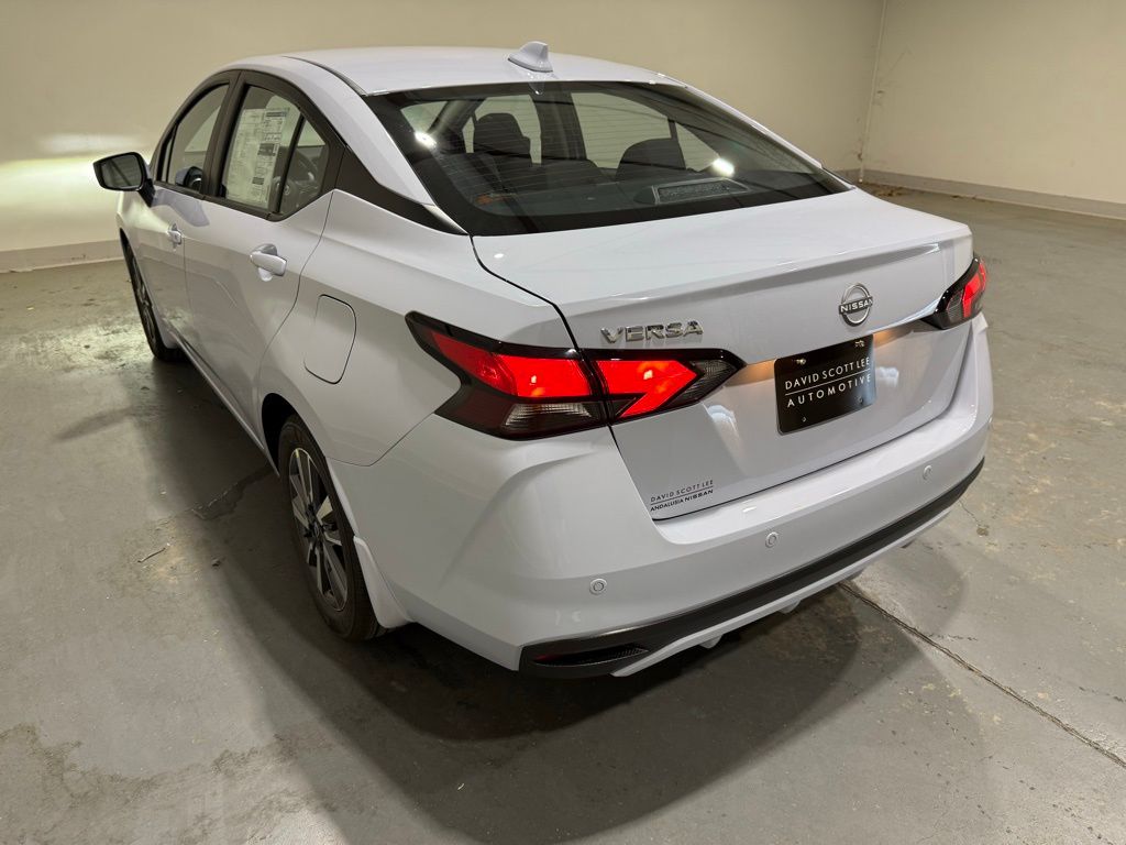 2025 Nissan Versa SV photo 5