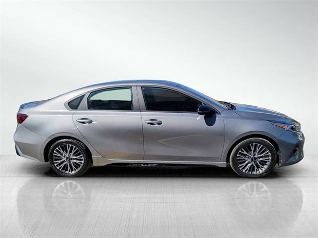 2023 Kia Forte GT-Line photo 2
