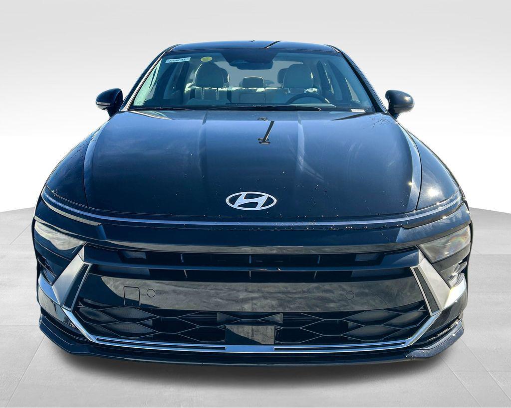 2025 Hyundai Sonata Hybrid SEL photo 2