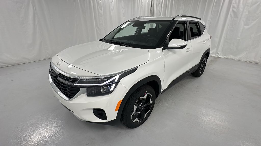 2026 Kia Seltos EX photo 7
